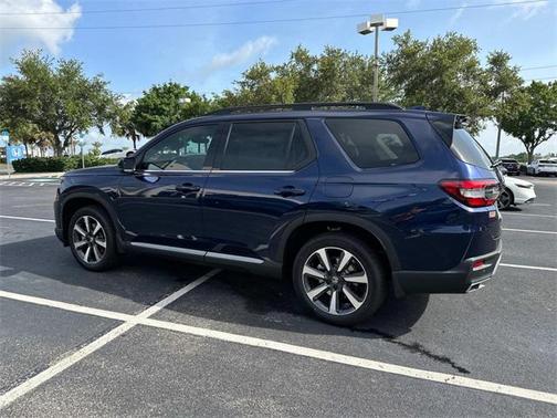2025 Honda Pilot Touring 8-Passenger