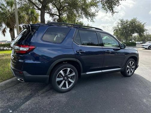 2025 Honda Pilot Touring 8-Passenger