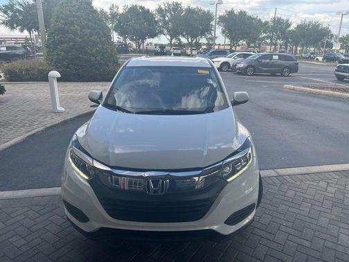 Platinum White Pearl 2022 Honda HR-V LX