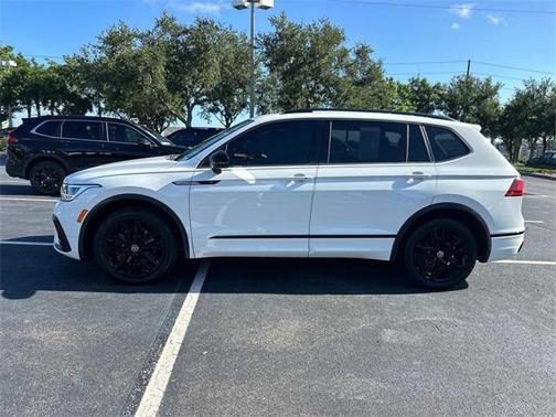 2022 Volkswagen Tiguan 2.0T SE R-Line Black