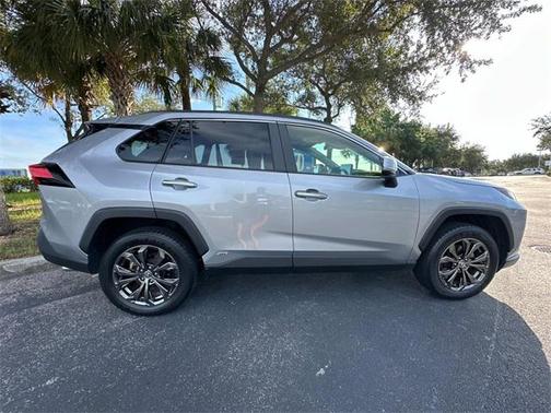 2024 Toyota RAV4 Hybrid SE