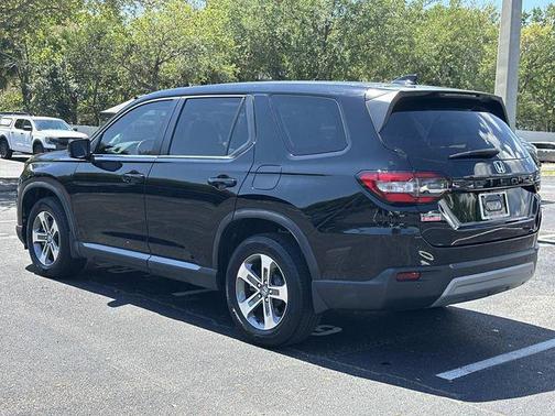 Crystal Black Pearl 2023 Honda Pilot EX-L