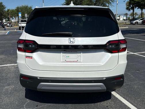 Platinum White 2024 Honda Pilot EX-L