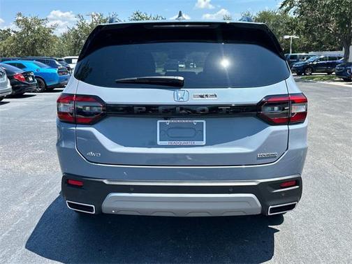 2025 Honda Pilot Touring 8-Passenger