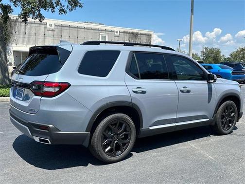 2025 Honda Pilot Touring 8-Passenger