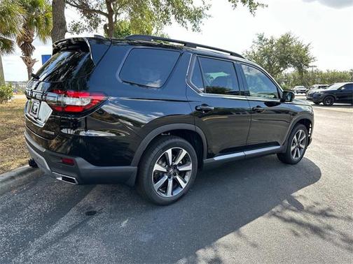 2025 Honda Pilot Touring 8-Passenger