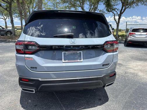 Diffused Sky Pearl 2023 Honda Pilot Sport