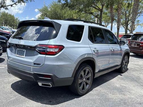 Diffused Sky Pearl 2023 Honda Pilot Sport