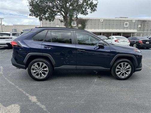 2022 Toyota RAV4 XLE Premium