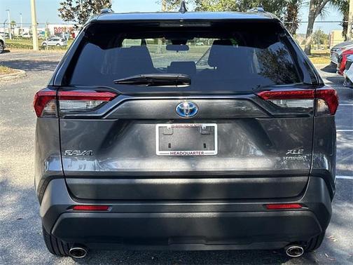 2021 Toyota RAV4 Hybrid XLE