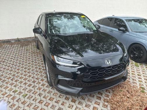 Crystal Black Pearl 2023 Honda HR-V LX