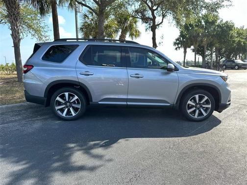 2025 Honda Pilot Touring 8-Passenger