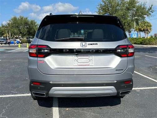 2025 Honda Pilot Touring 8-Passenger