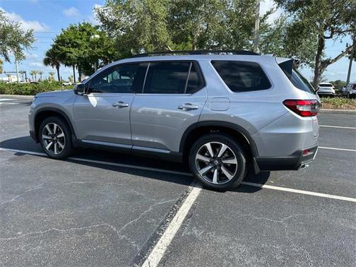 2025 Honda Pilot Touring 8-Passenger