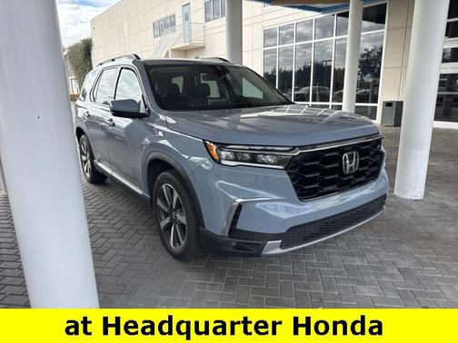 2023 Honda Pilot Touring 8-Passenger