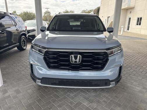2023 Honda Pilot Touring 8-Passenger