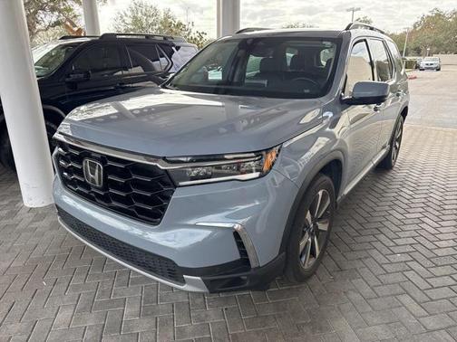 2023 Honda Pilot Touring 8-Passenger