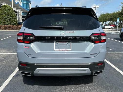 2025 Honda Pilot Touring 8-Passenger