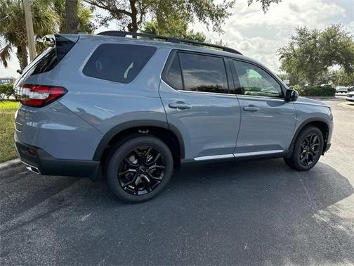 2025 Honda Pilot Touring 8-Passenger