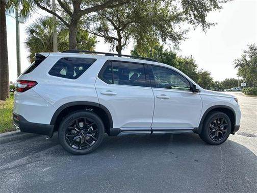 2025 Honda Pilot Touring 8-Passenger