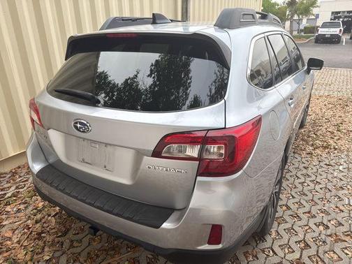 Ice Silver Metallic 2016 Subaru Outback 2.5i Limited