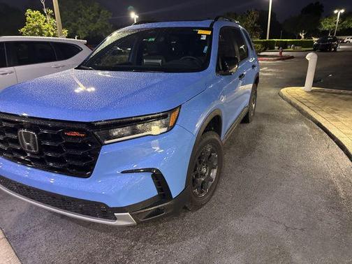 Diffused Sky Pearl 2025 Honda Pilot TrailSport