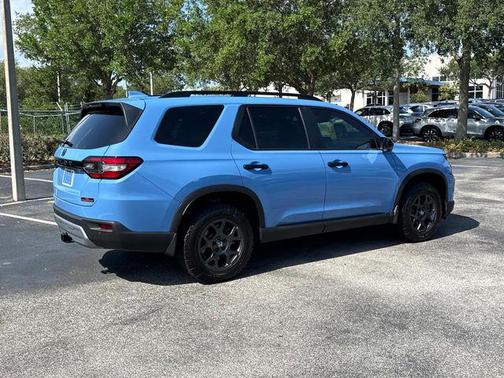 Diffused Sky Pearl 2025 Honda Pilot TrailSport
