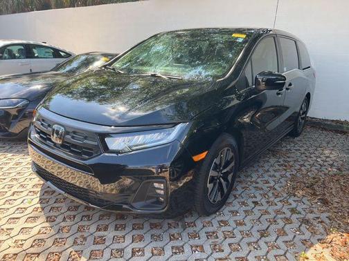 Crystal Black Pearl 2025 Honda Odyssey EX-L