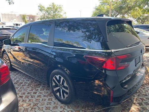 Crystal Black Pearl 2025 Honda Odyssey EX-L
