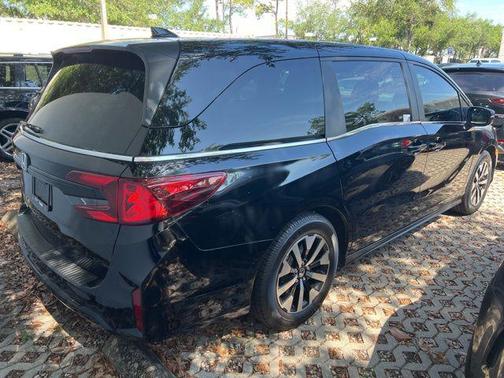 Crystal Black Pearl 2025 Honda Odyssey EX-L