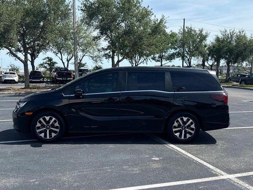 Crystal Black Pearl 2025 Honda Odyssey EX-L