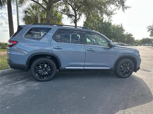 2025 Honda Pilot Touring 8-Passenger