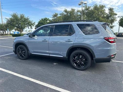 2025 Honda Pilot Touring 8-Passenger