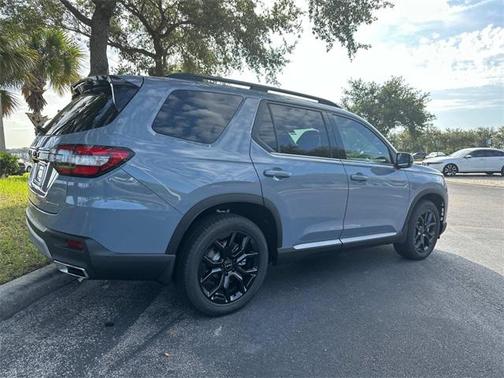 2025 Honda Pilot Touring 8-Passenger