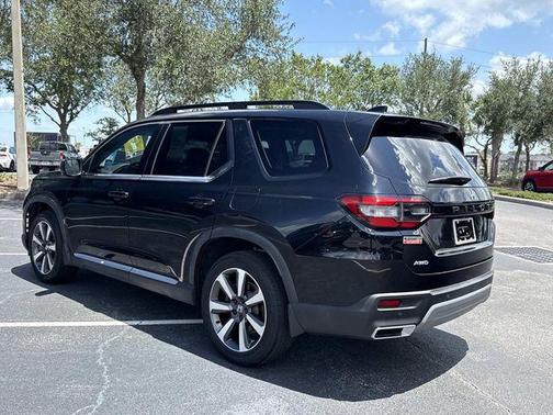 Black 2023 Honda Pilot Elite