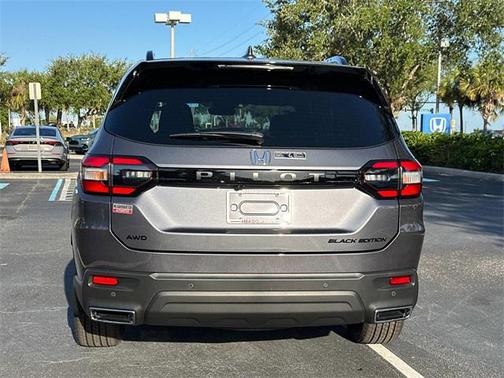 2025 Honda Pilot Black Edition