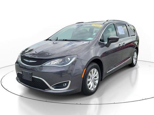Granite Crystal Metallic Clearcoat 2018 Chrysler Pacifica Touring-L