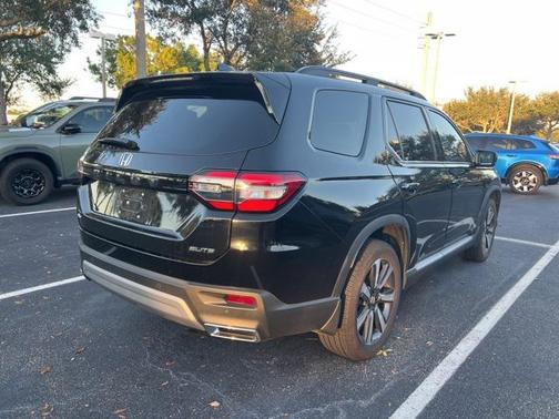 2023 Honda Pilot Elite