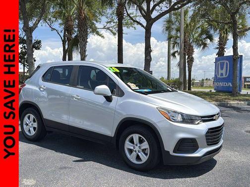 Silver Ice Metallic 2020 Chevrolet Trax LS