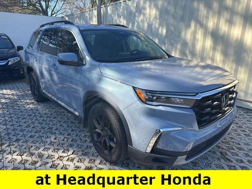 2025 Honda Pilot Touring 8-Passenger