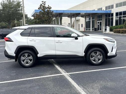 Ice 2024 Toyota RAV4 XLE