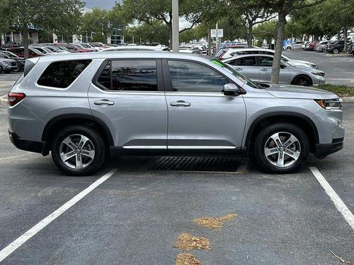 Silver Metallic 2024 Honda Pilot EX-L