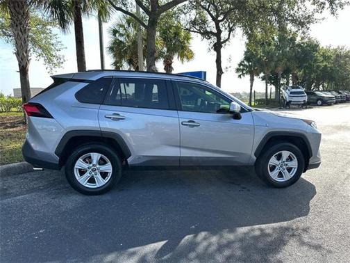 2019 Toyota RAV4 Hybrid XLE