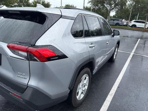 2019 Toyota RAV4 Hybrid XLE
