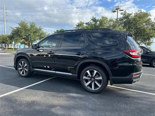 2025 Honda Pilot Touring 8-Passenger