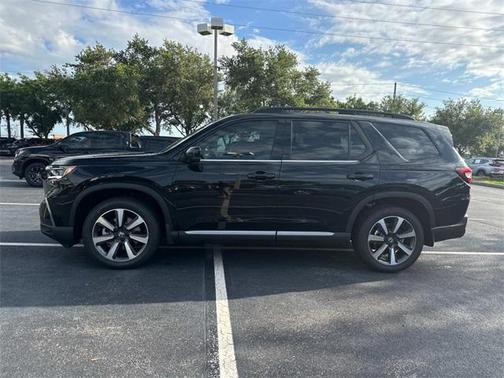 2025 Honda Pilot Touring 8-Passenger