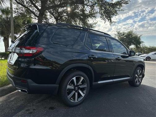2025 Honda Pilot Touring 8-Passenger