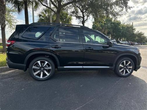 2025 Honda Pilot Touring 8-Passenger