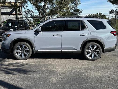 2025 Honda Pilot Touring 8-Passenger