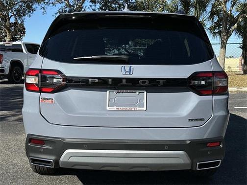 2025 Honda Pilot Touring 8-Passenger